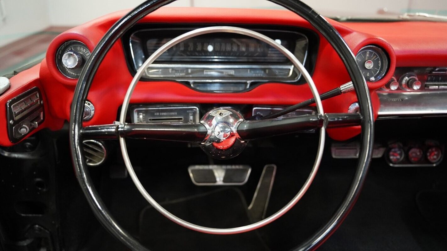 Cadillac-Convertible-Cabriolet-1959-Black-Red-0-35