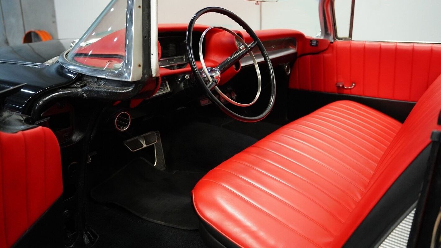 Cadillac-Convertible-Cabriolet-1959-Black-Red-0-4