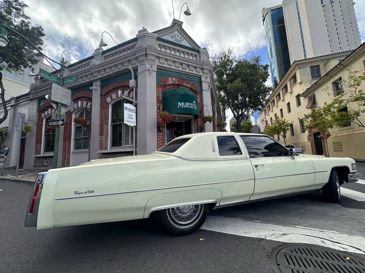 Cadillac-Coupe-de-ville-1976-yellow-64374-4