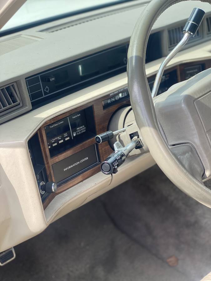 Cadillac-Coupe-deville-1992-white-90123-14