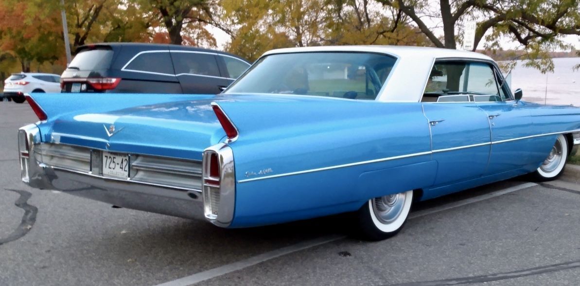 Cadillac-DeVille-1963-Blue-Gray-0-10