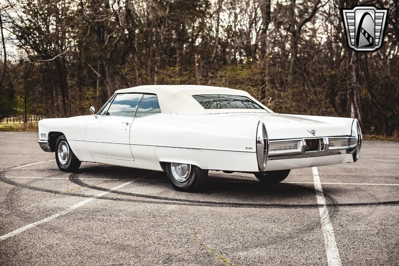 Cadillac-DeVille-1967-White-Red-58588-4