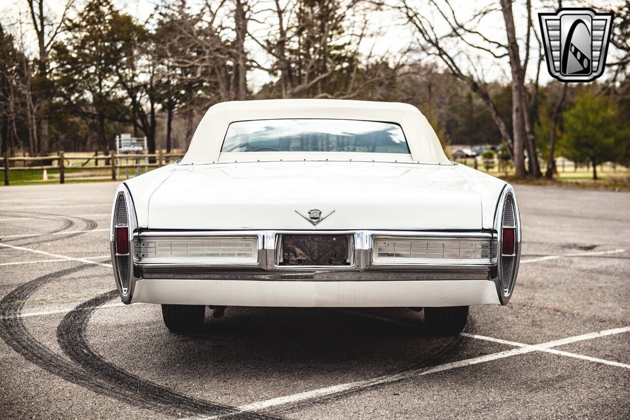 Cadillac-DeVille-1967-White-Red-58588-5