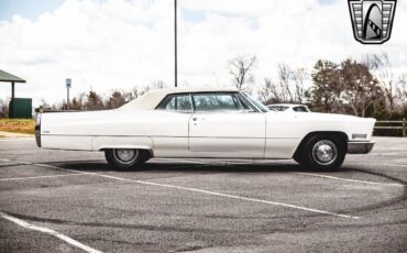 Cadillac-DeVille-1967-White-Red-58588-7