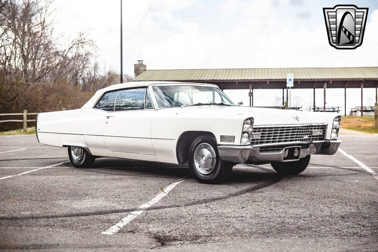 Cadillac-DeVille-1967-White-Red-58588-8