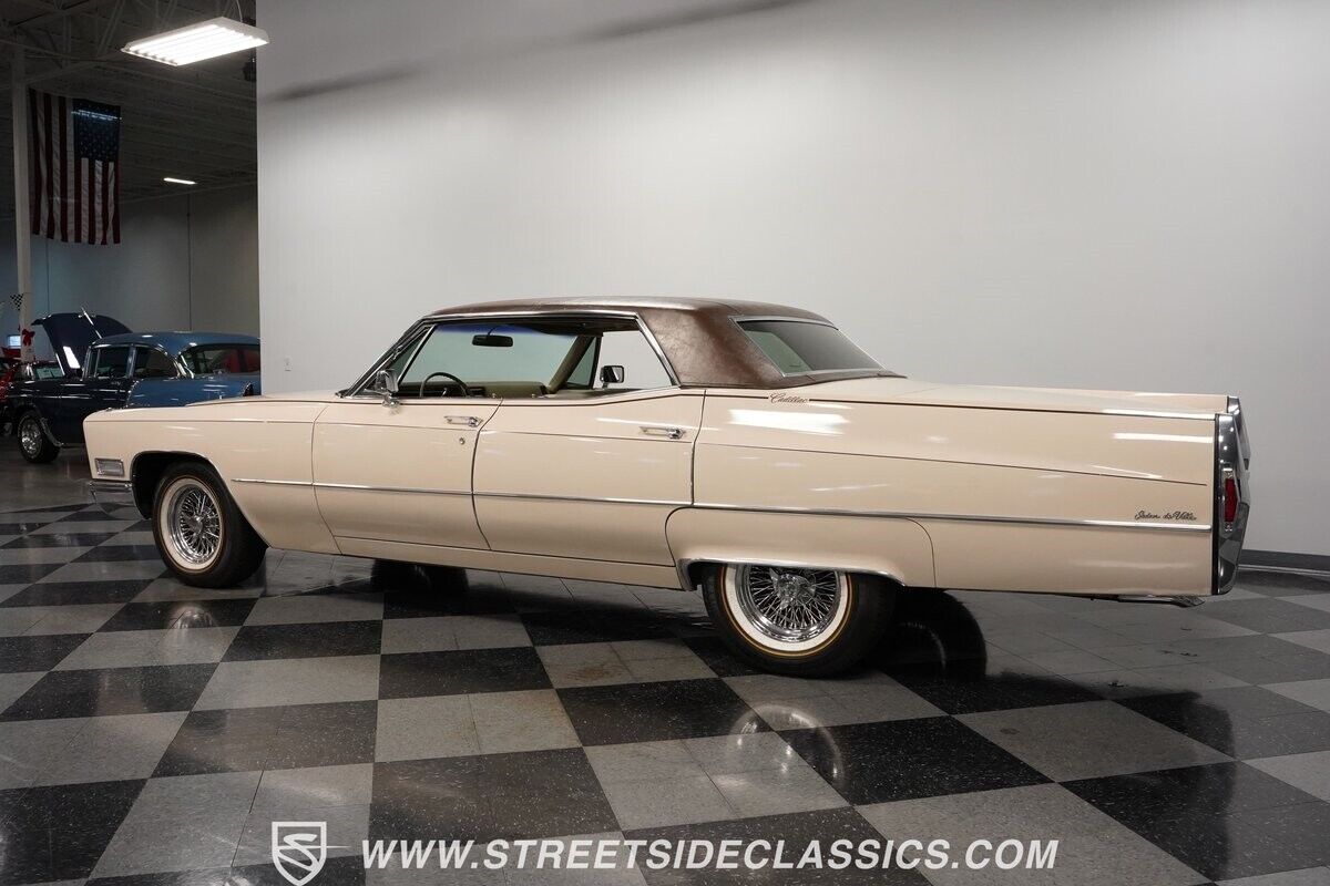 Cadillac-DeVille-1968-Sudan-Beige-Beige-149922-8