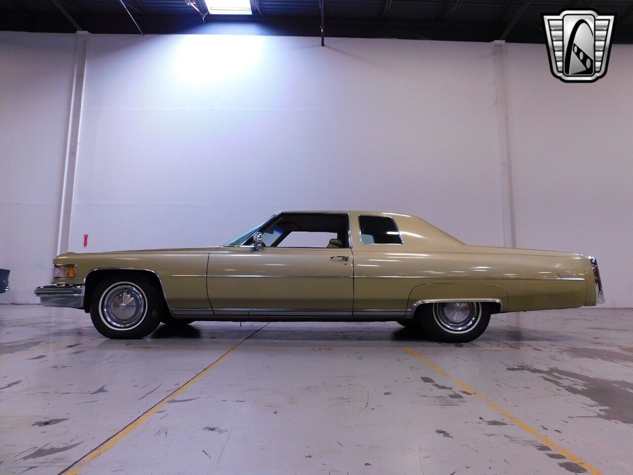 Cadillac-DeVille-1975-Gold-Green-53194-10