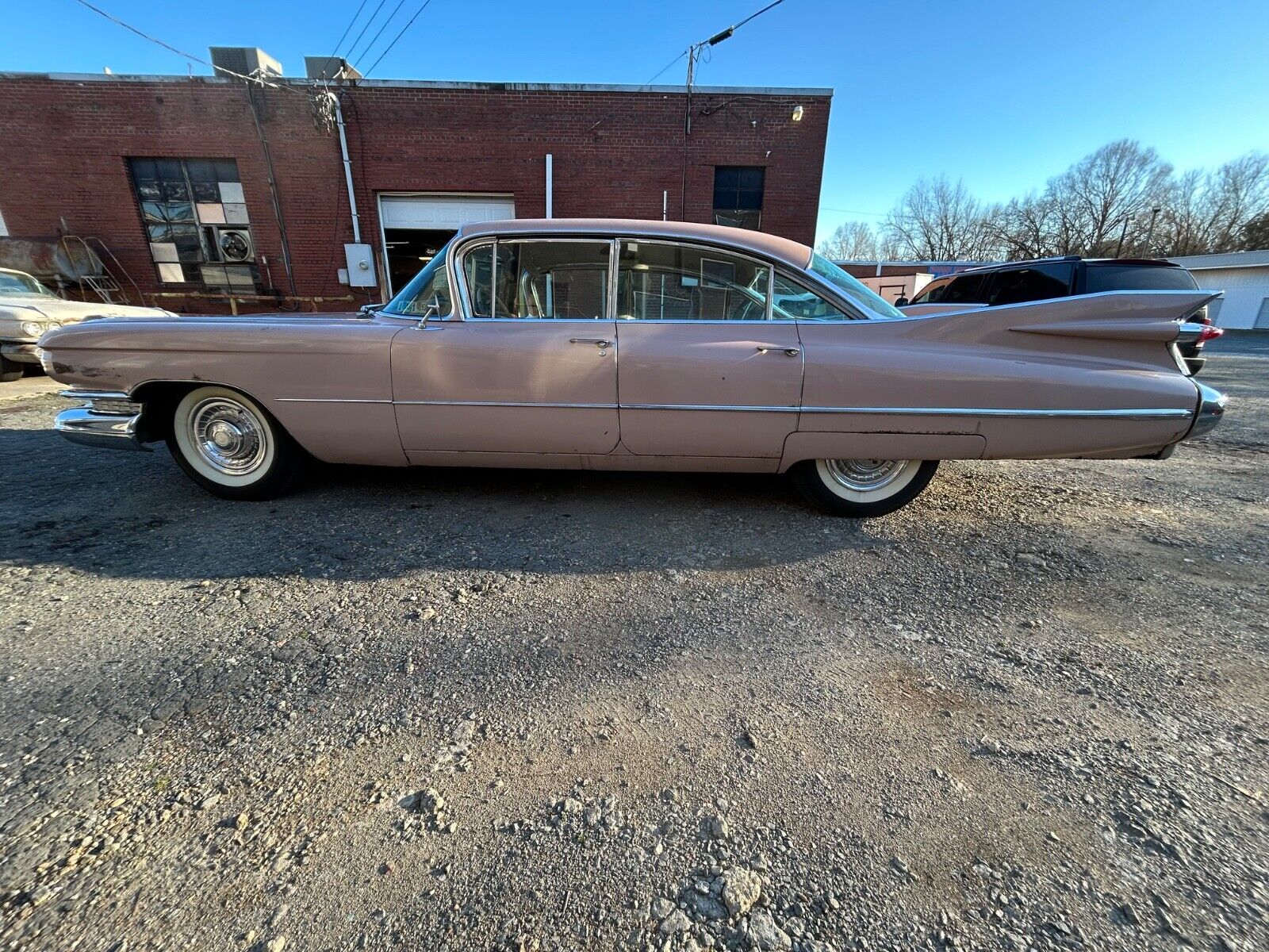 Cadillac-DeVille-Berline-1959-Pink-Pink-49085-6