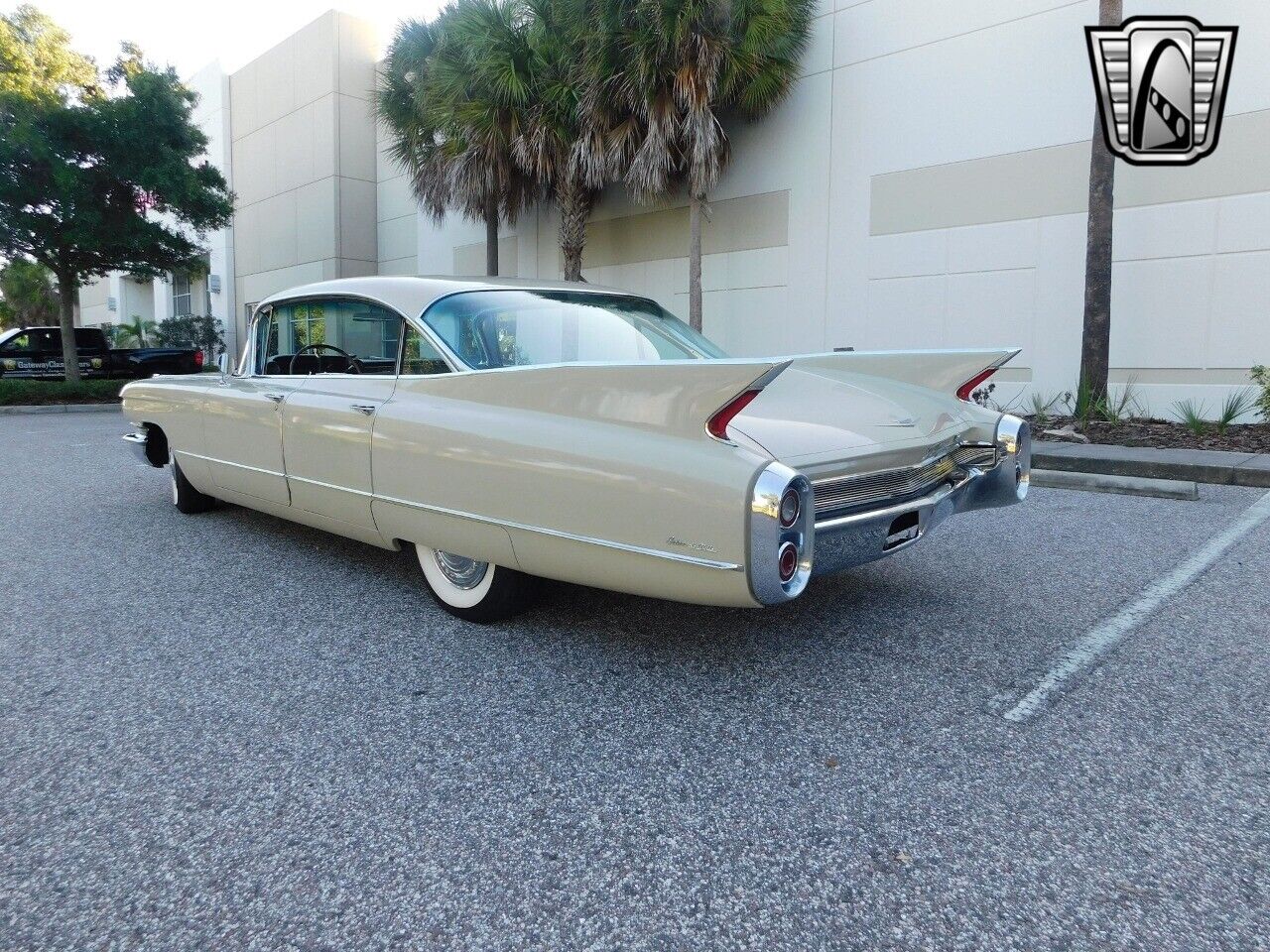 Cadillac-DeVille-Berline-1960-Beaumont-Beige-Persian-sand-76560-8