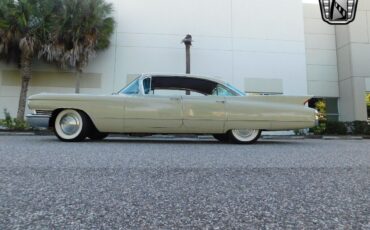 Cadillac-DeVille-Berline-1960-Beaumont-Beige-Persian-sand-76560-9