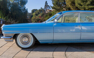 Cadillac-DeVille-Berline-1964-Blue-White-58665-3