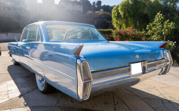 Cadillac-DeVille-Berline-1964-Blue-White-58665-5