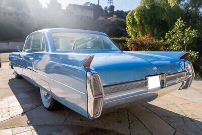 Cadillac-DeVille-Berline-1964-Blue-White-58665-5