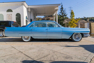 Cadillac-DeVille-Berline-1964-Blue-White-58665-8