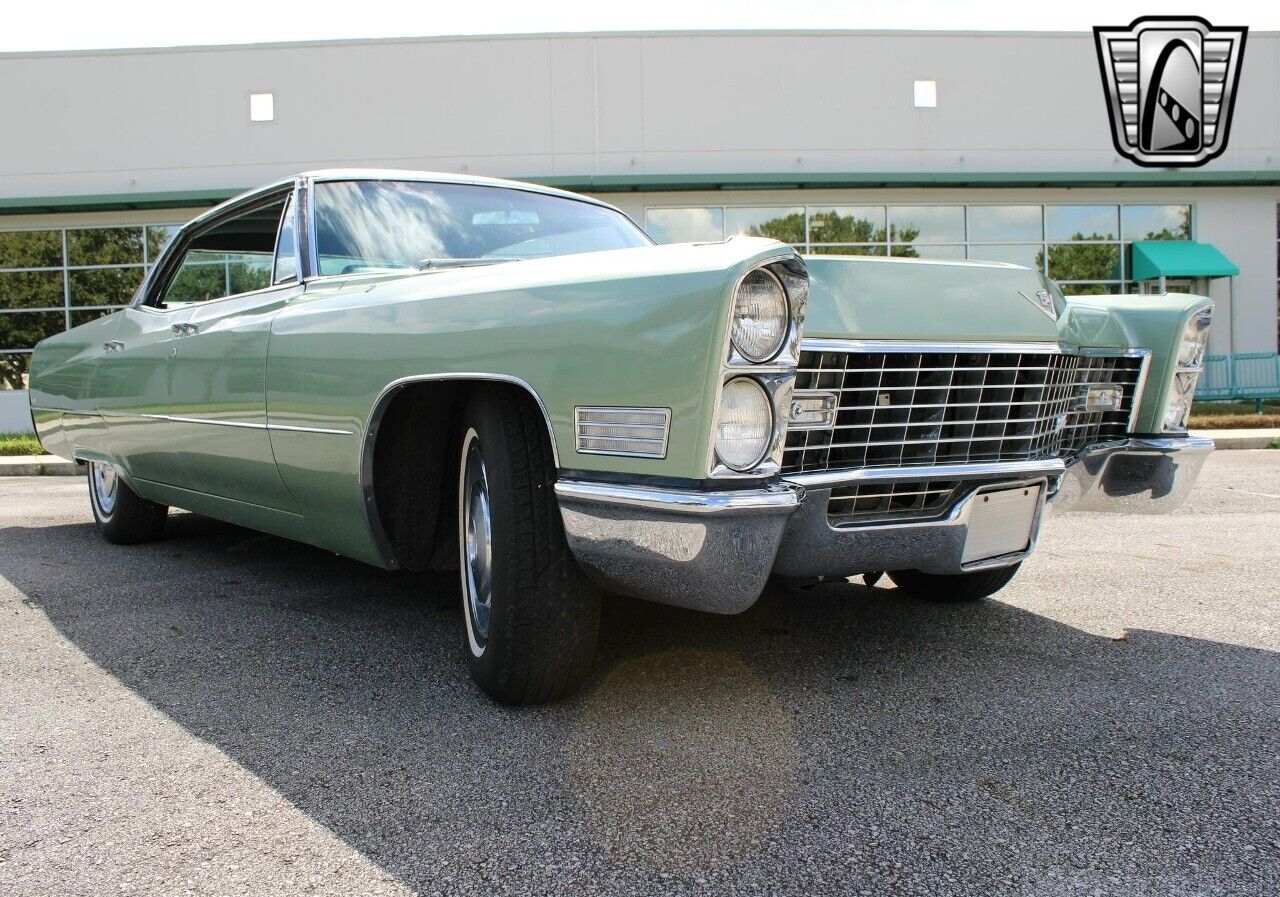 Cadillac-DeVille-Berline-1967-Green-Black-88705-9