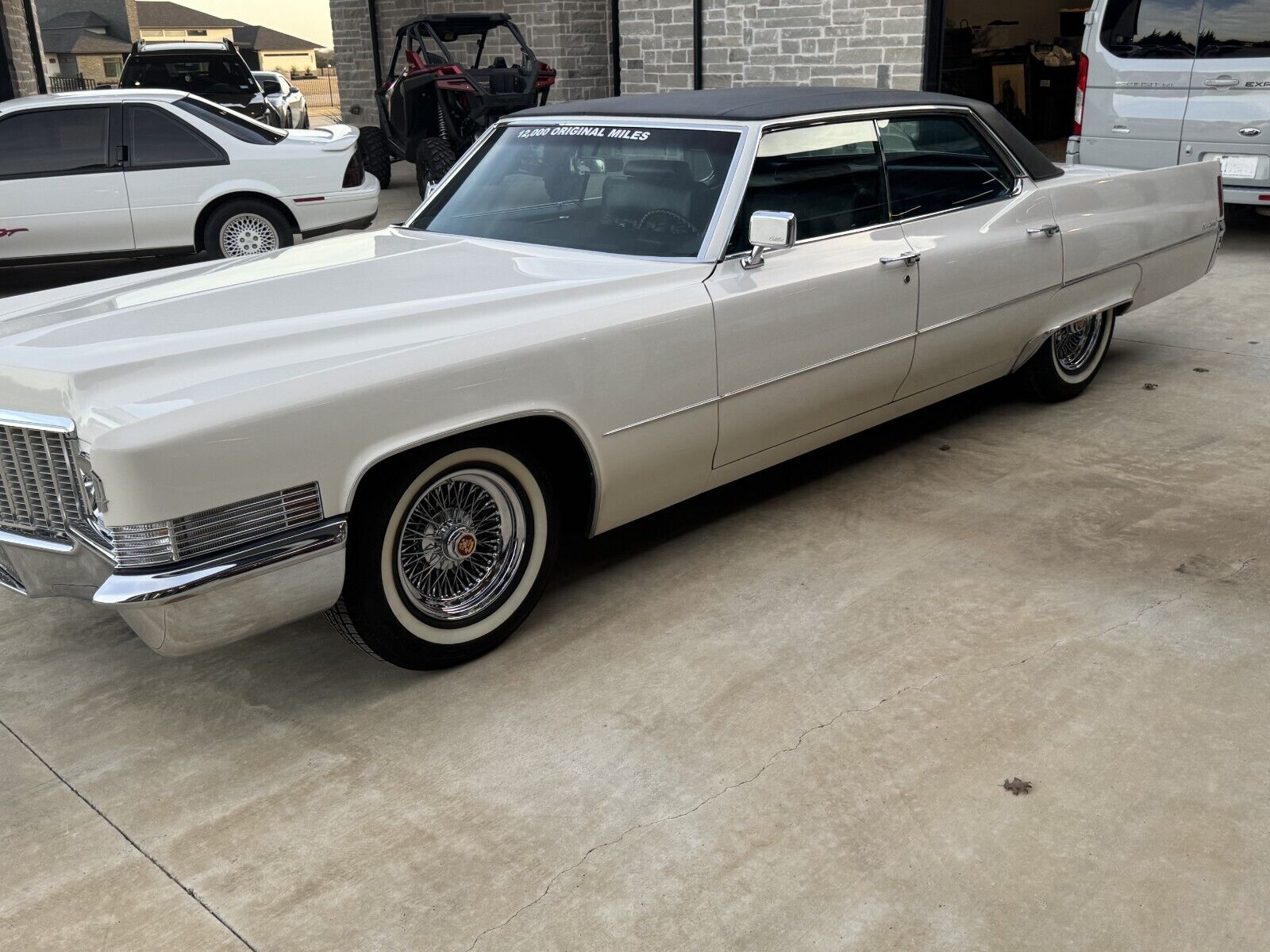 Cadillac-DeVille-Berline-1970-White-Black-19024-7