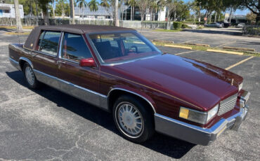 Cadillac-DeVille-Berline-1990-Burgundy-Red-125382-1