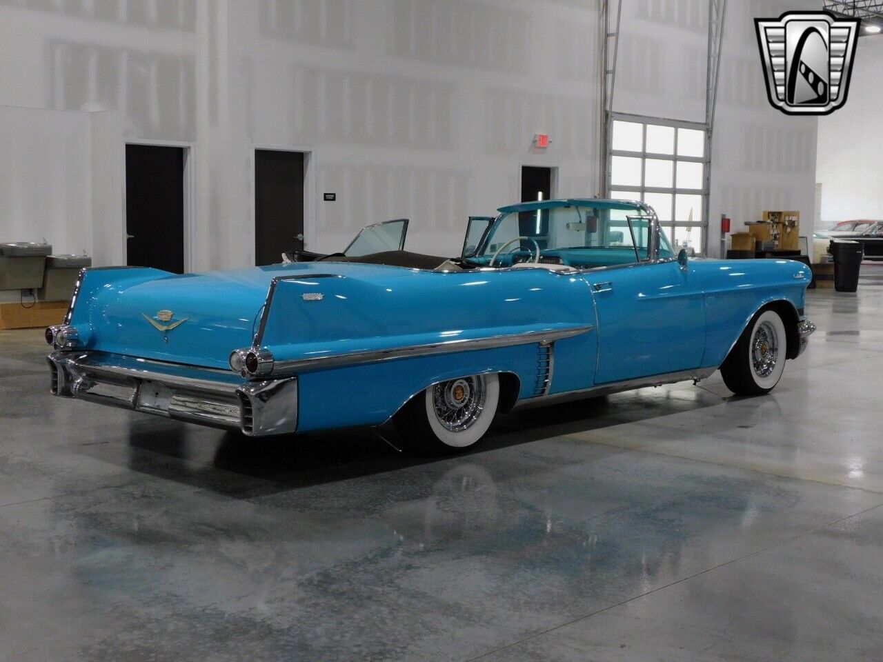 Cadillac-DeVille-Cabriolet-1957-Blue-Blue-157378-4