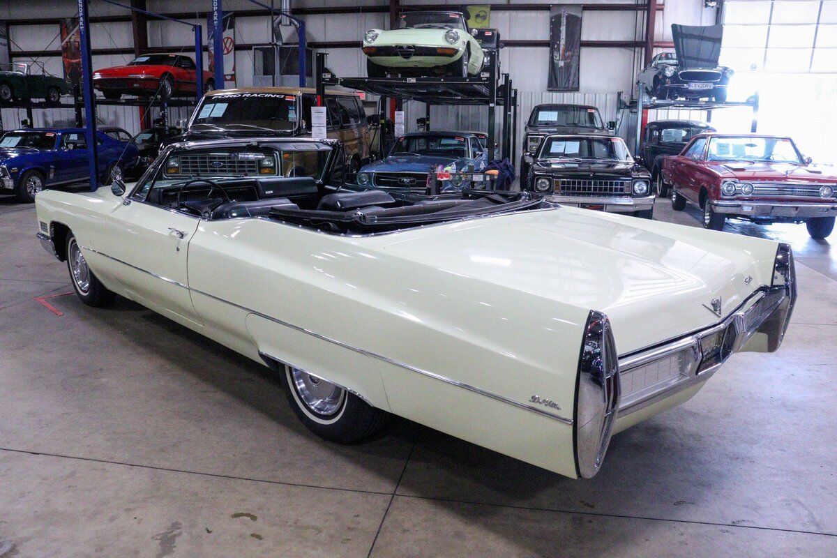 Cadillac-DeVille-Cabriolet-1967-Persian-Ivory-Black-45651-5