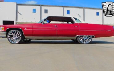 Cadillac-DeVille-Cabriolet-1975-Red-Red-11037-3