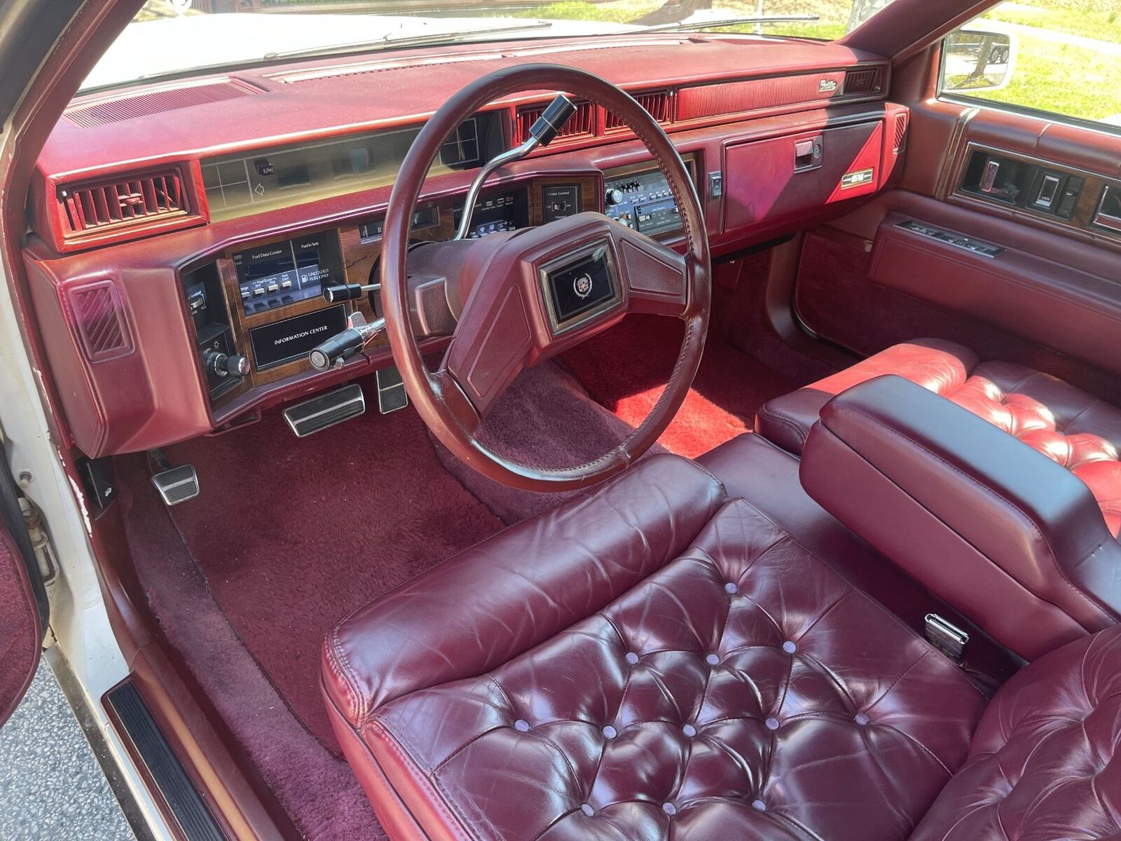 Cadillac-DeVille-Cabriolet-1988-White-Red-102480-23