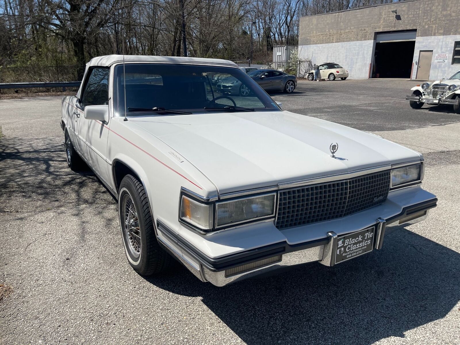 Cadillac-DeVille-Cabriolet-1988-White-Red-102480-5