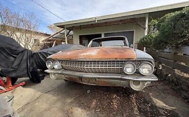 Cadillac-DeVille-Coupe-1961-White-128748-1