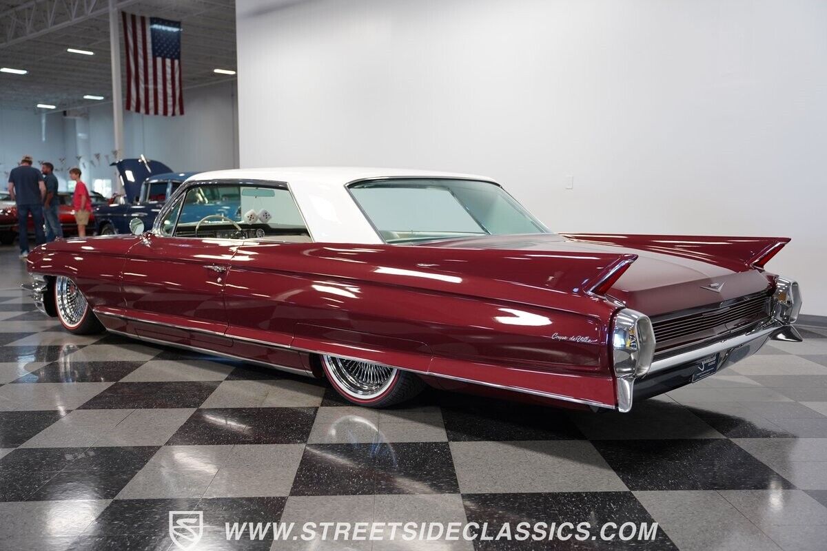 Cadillac-DeVille-Coupe-1962-Burgundy-White-771-9