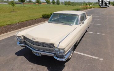 Cadillac-DeVille-Coupe-1964-Bahama-Sand-Tan-20321-8