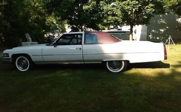 Cadillac-DeVille-Coupe-1975-White-Burgundy-96574-2