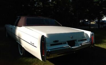 Cadillac-DeVille-Coupe-1975-White-Burgundy-96574-3