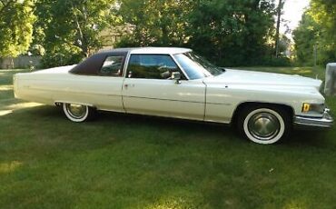 Cadillac-DeVille-Coupe-1975-White-Burgundy-96574-5