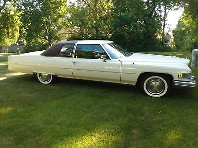 Cadillac-DeVille-Coupe-1975-White-Burgundy-96574-5