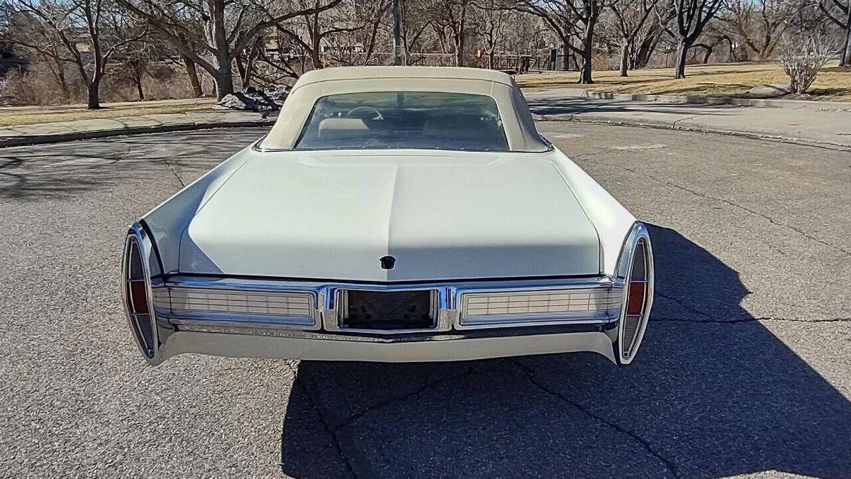 Cadillac-Deville-1967-white-96560-12