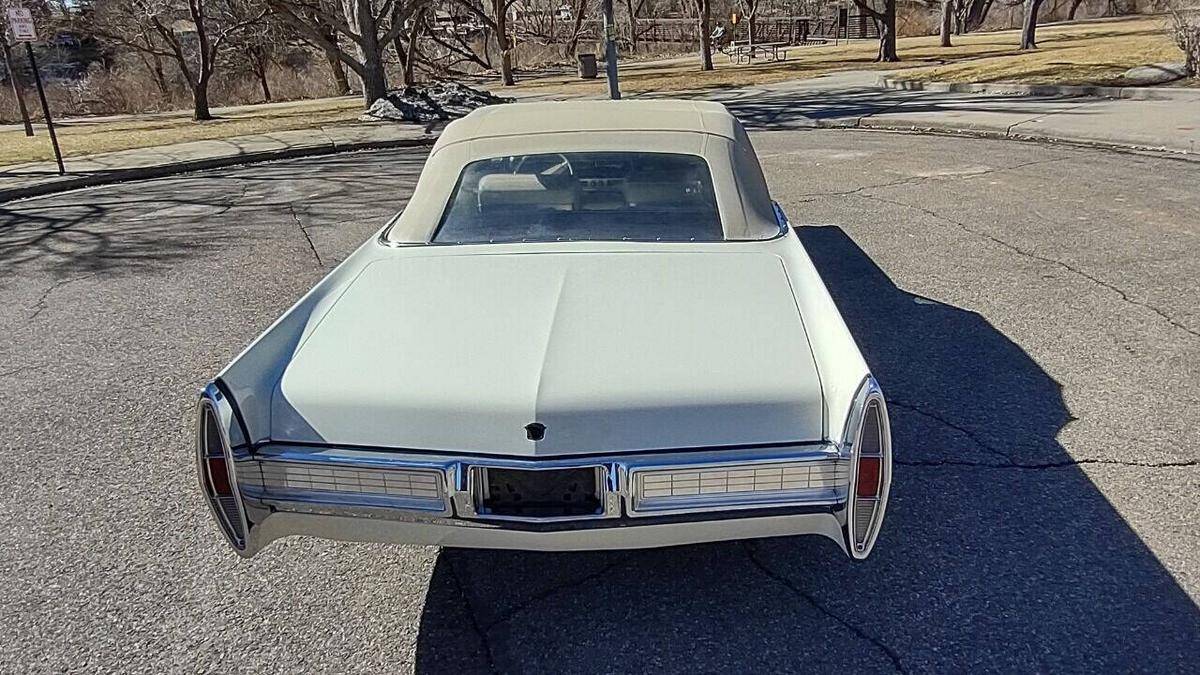 Cadillac-Deville-1967-white-96560-13