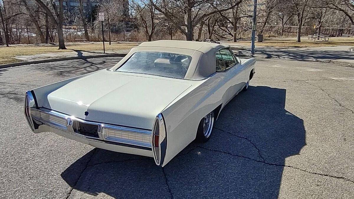 Cadillac-Deville-1967-white-96560-14