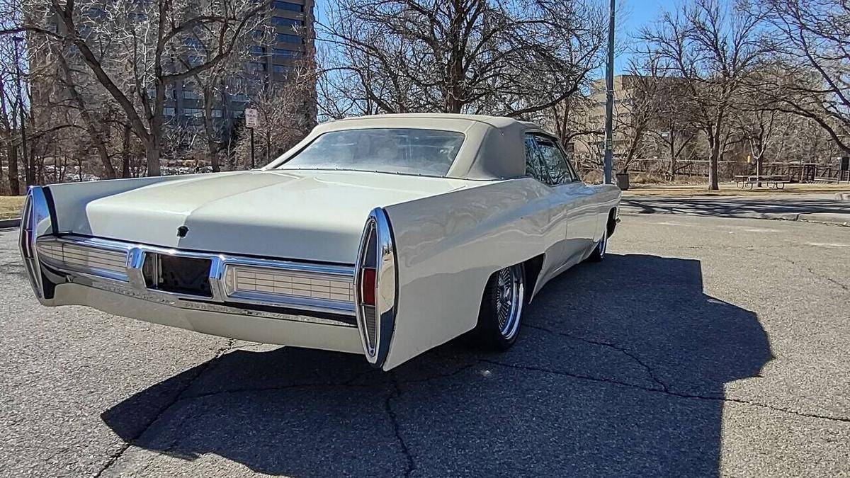 Cadillac-Deville-1967-white-96560-15