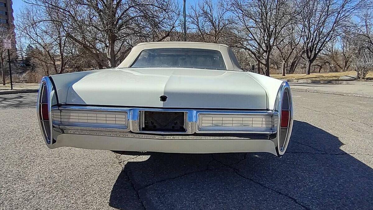 Cadillac-Deville-1967-white-96560-16