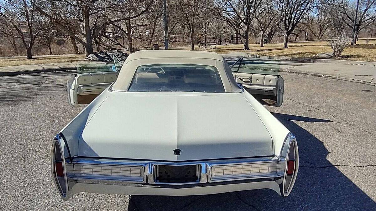 Cadillac-Deville-1967-white-96560-17