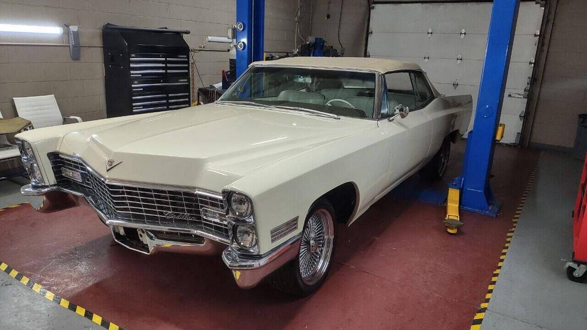 Cadillac-Deville-1967-white-96560-18