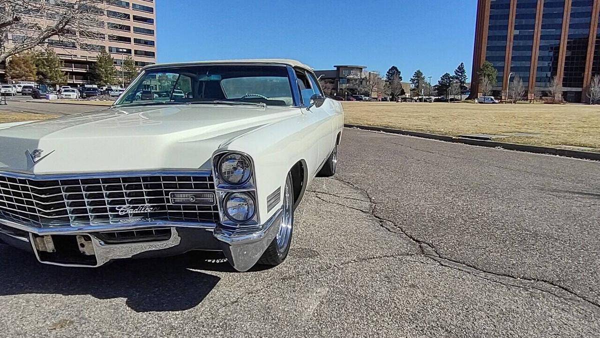 Cadillac-Deville-1967-white-96560-3