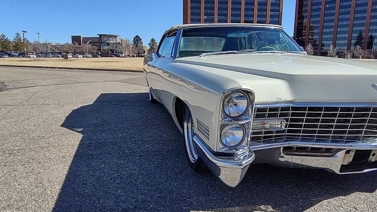 Cadillac-Deville-1967-white-96560-4