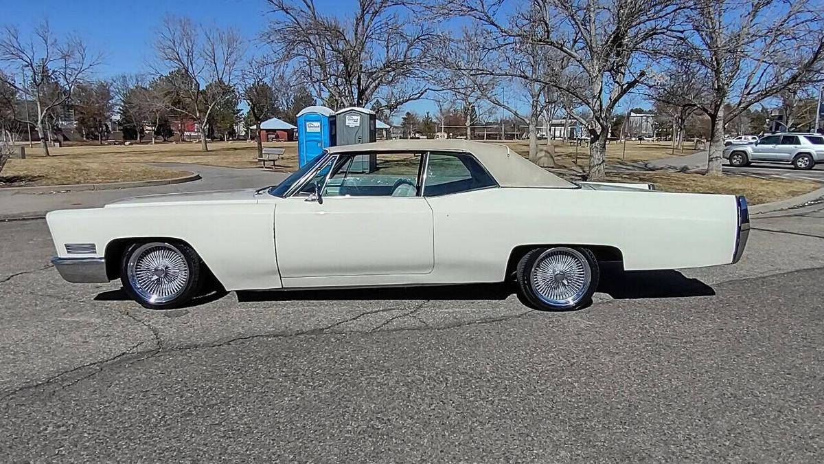 Cadillac-Deville-1967-white-96560-9