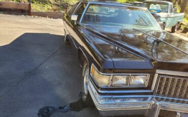 Cadillac-Deville-1976-black-139417-3