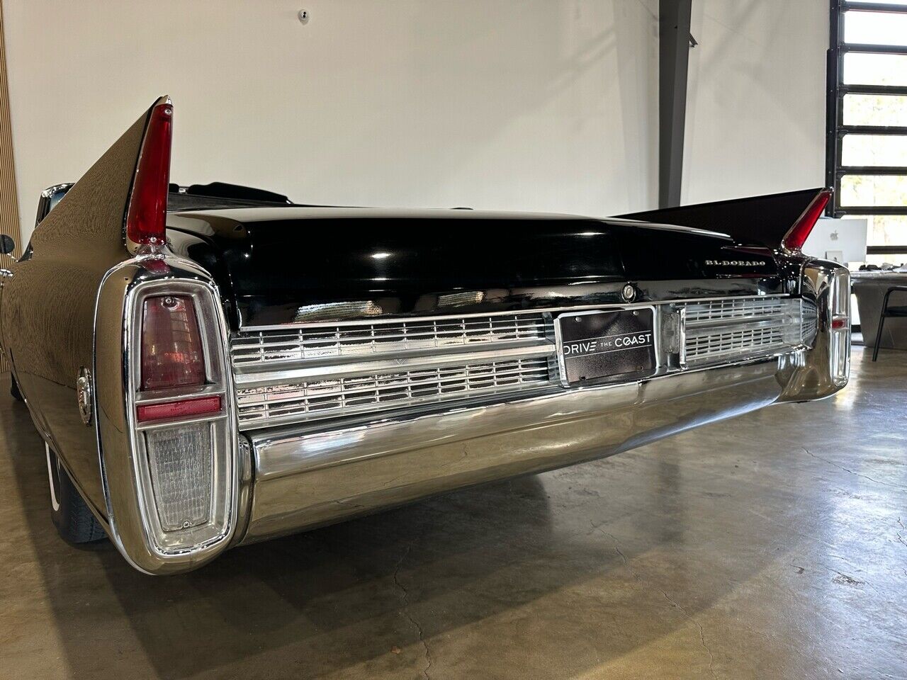 Cadillac-Eldorado-1963-Black-Black-85102-17