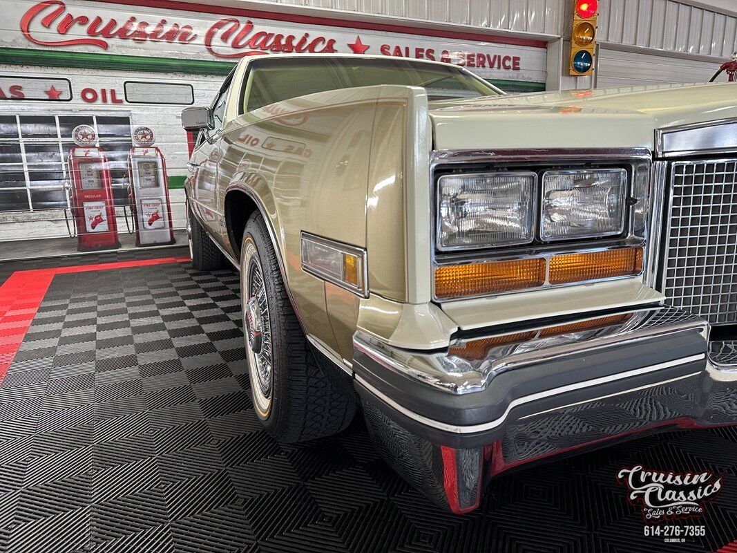 Cadillac-Eldorado-1981-Gold-Yellow-48084-3