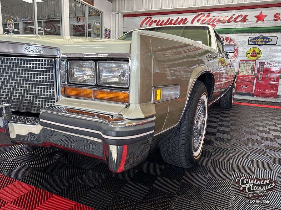 Cadillac-Eldorado-1981-Gold-Yellow-48084-9