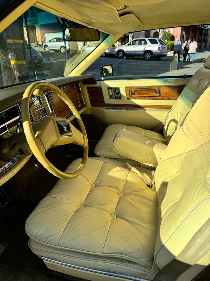 Cadillac-Eldorado-1982-yellow-48280-10