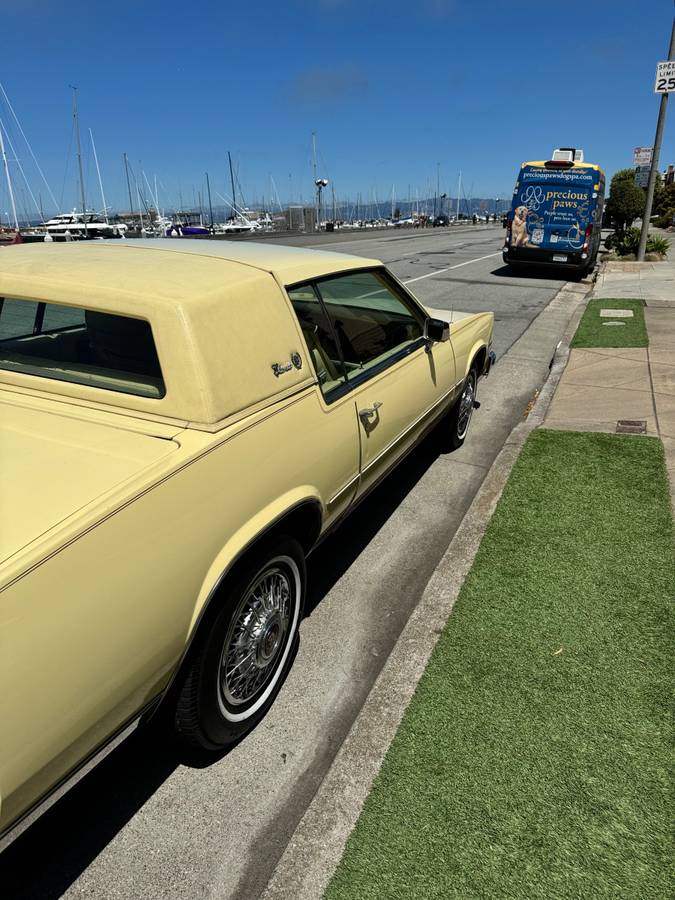 Cadillac-Eldorado-1982-yellow-48280-12