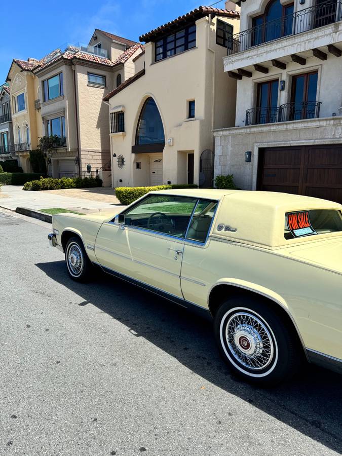 Cadillac-Eldorado-1982-yellow-48280-14